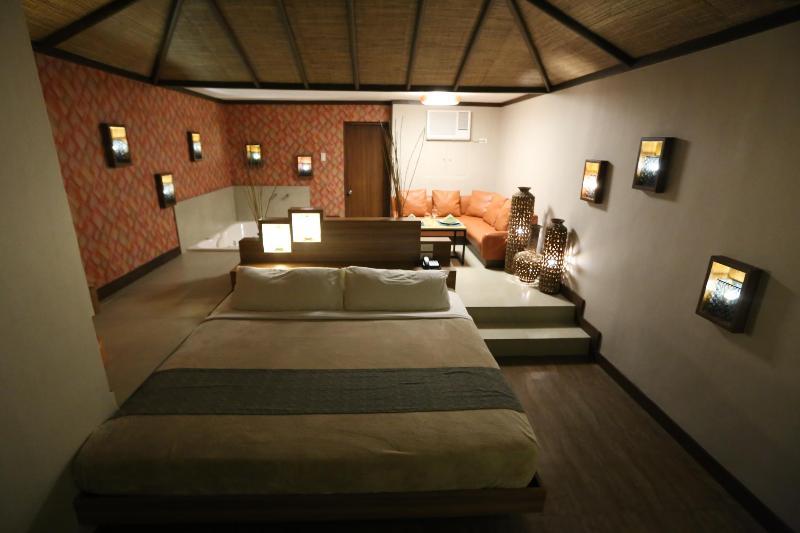 Victoria Court Suites Pasig Exteriör bild