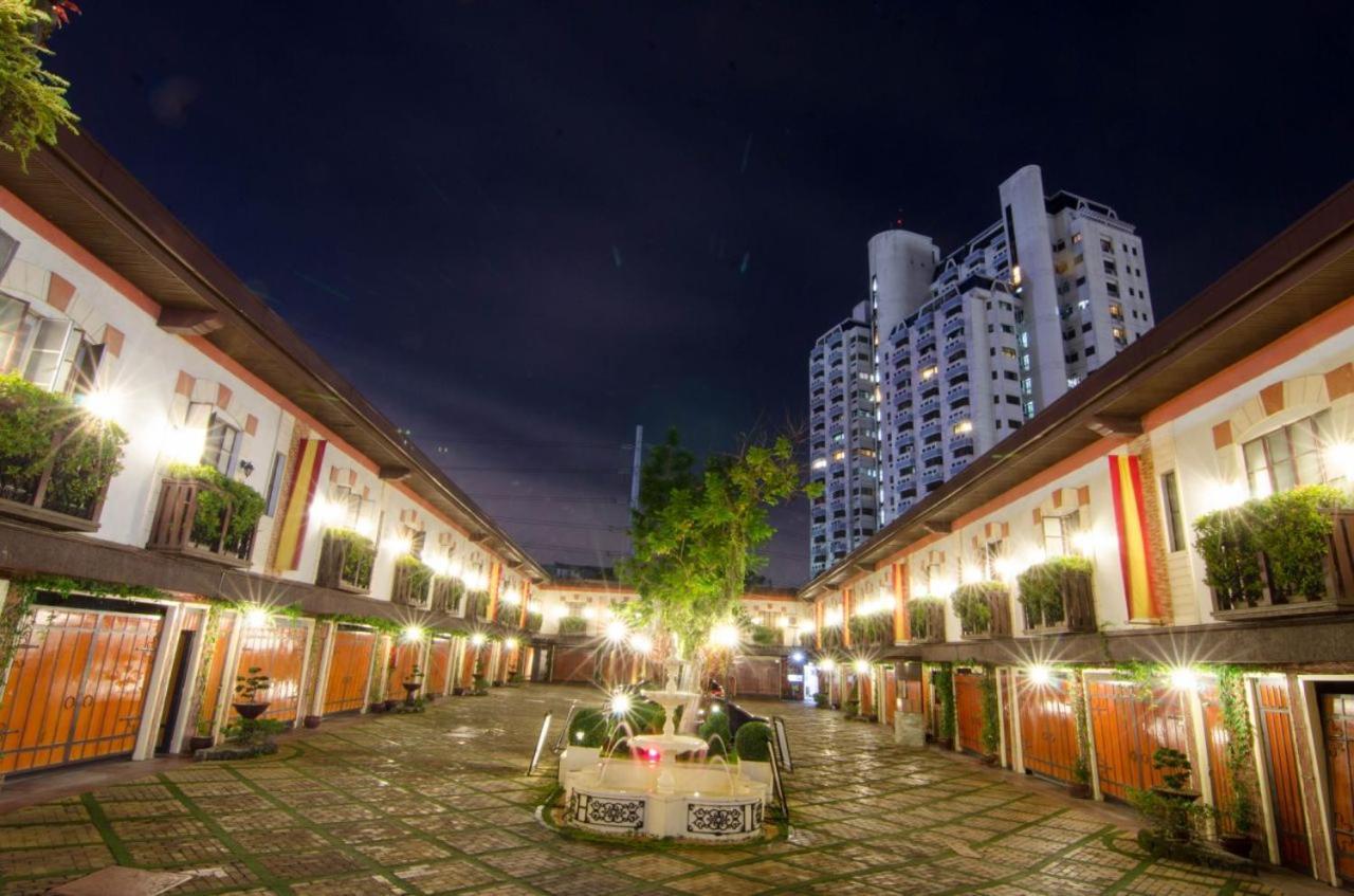 Victoria Court Suites Pasig Exteriör bild